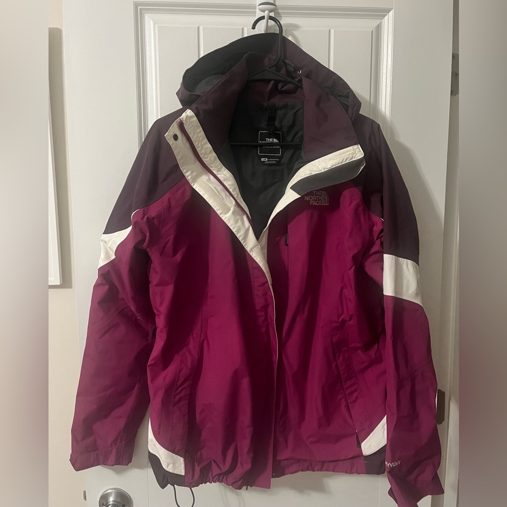 North Face Women’s coat with jacket lining.Size Large.